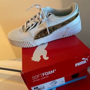 Women’s Puma casual Carina Animal Mix sz 7